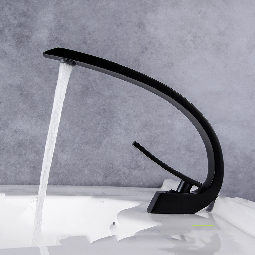 Robinet de lavabo de salle de bains noir mat monotrou en acier inoxydable